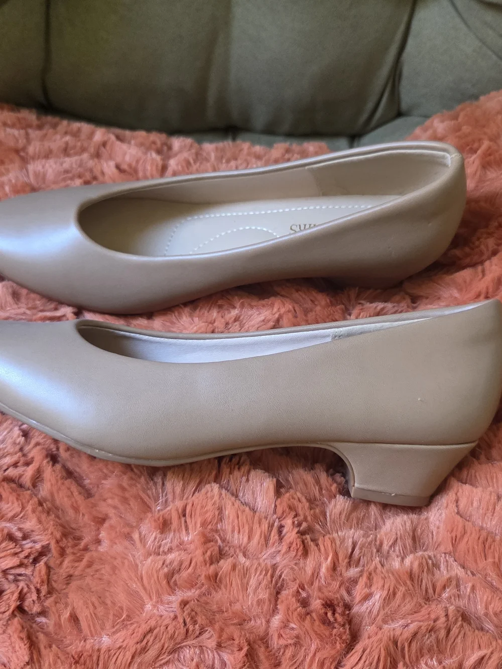 New Women’s Classic Low Heel Pumps in Taupe